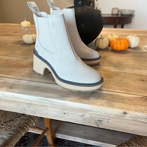 Chelsea boots